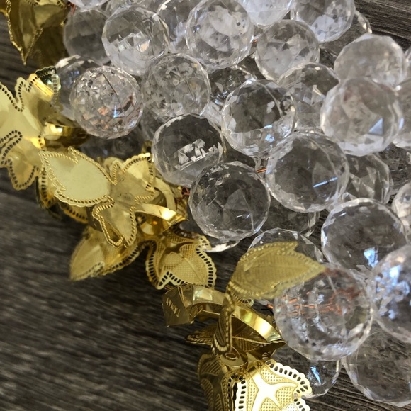 Vtg Acrylic Grape Clusters with Gold Metal Leaves - Picture 2 of 10